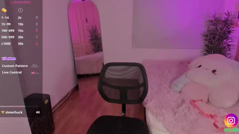 Snapshot of lovely_emma18 chatting on 03-11-26, 03:29 Emma online show from 03-11-26, 03:29