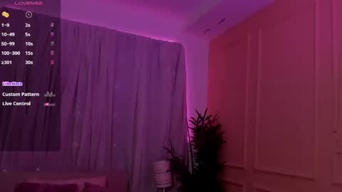 Emma online show from 06-18-26, 01:48