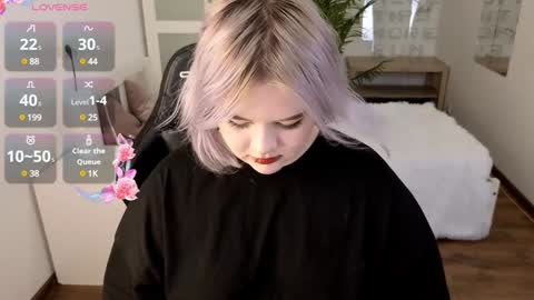 Snapshot of lovely_leilla chatting on 12-06-24, 06:50 lovely_leilla online show from 12-06-24, 06:50