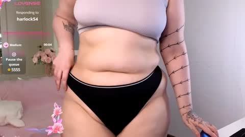 Snapshot of lovely_leilla chatting on 12-28-24, 02:33 lovely_leilla online show from 12-28-24, 02:33