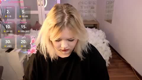 Snapshot of lovely_leilla chatting on 01-06-25, 12:27 lovely_leilla online show from 01-06-25, 12:27