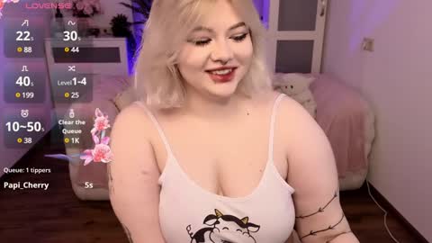 Snapshot of lovely_leilla chatting on 01-19-25, 11:21 lovely_leilla online show from 01-19-25, 11:21