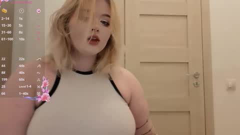 Snapshot of lovely_leilla chatting on 10-19-25, 07:14 lovely_leilla online show from 10-19-25, 07:14