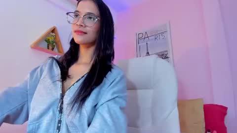 Snapshot of lovely_oliviaa chatting on 06-23-26, 05:22 Olivia online show from 06-23-26, 05:22