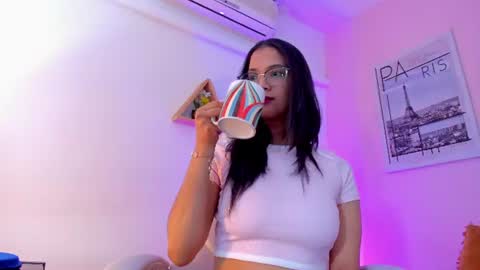 Snapshot of lovely_oliviaa chatting on 07-04-26, 12:11 Olivia online show from 07-04-26, 12:11