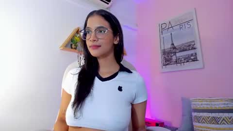 Snapshot of lovely_oliviaa chatting on 07-28-26, 07:39 Olivia online show from 07-28-26, 07:39