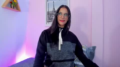 Snapshot of lovely_oliviaa chatting on 07-29-26, 05:44 Olivia online show from 07-29-26, 05:44