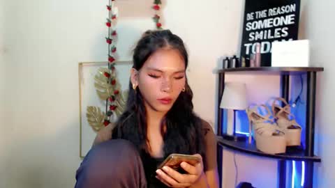 Snapshot of lovely_oliviax chatting on 04-16-26, 09:39 KATE online show from 04-16-26, 09:39