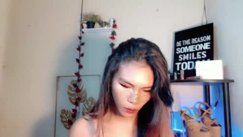 Snapshot of lovely_oliviax chatting on 04-18-26, 02:59 KATE online show from 04-18-26, 02:59