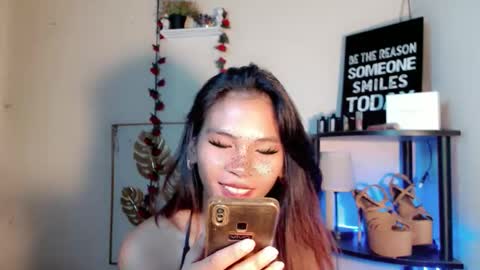 Snapshot of lovely_oliviax chatting on 04-19-26, 01:10 KATE online show from 04-19-26, 01:10