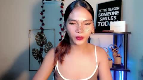 Snapshot of lovely_oliviax chatting on 04-27-26, 09:13 KATE online show from 04-27-26, 09:13