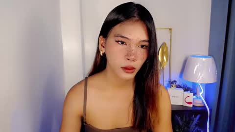 Snapshot of lovely_oliviax chatting on 05-24-26, 06:18 KATE online show from 05-24-26, 06:18