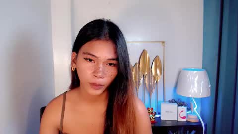 Snapshot of lovely_oliviax chatting on 05-25-26, 09:59 KATE online show from 05-25-26, 09:59