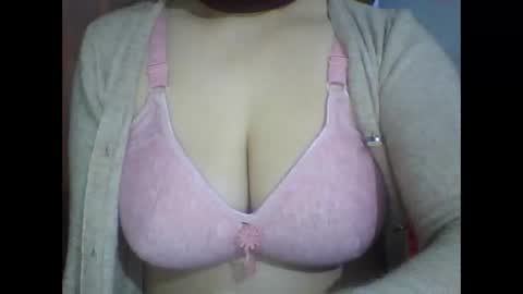 Snapshot of lovely_sweet_girl chatting on 01-01-25, 07:09 katrina follow me guys online show from 01-01-25, 07:09