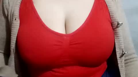 Snapshot of lovely_sweet_girl chatting on 02-19-25, 09:39 katrina follow me guys online show from 02-19-25, 09:39