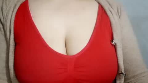 Snapshot of lovely_sweet_girl chatting on 03-07-25, 02:46 katrina follow me guys online show from 03-07-25, 02:46