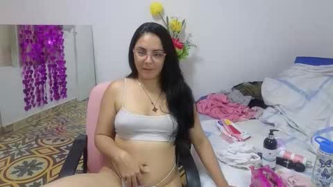 Trix online show from 09-23-25, 03:26