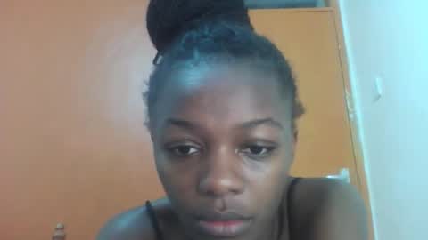 Snapshot of lovely_yvonne chatting on 10-06-25, 08:50 Lovely yvonne online show from 10-06-25, 08:50