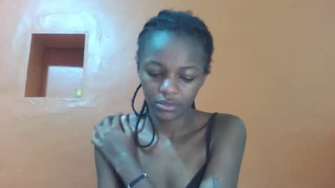 Snapshot of lovely_yvonne chatting on 10-15-25, 03:17 Lovely yvonne online show from 10-15-25, 03:17