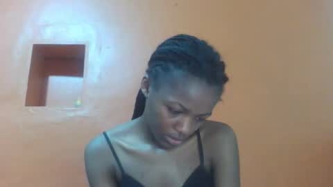 Snapshot of lovely_yvonne chatting on 10-15-25, 03:56 Lovely yvonne online show from 10-15-25, 03:56