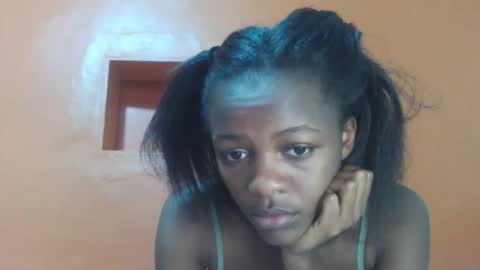Snapshot of lovely_yvonne chatting on 10-19-25, 10:38 Lovely yvonne online show from 10-19-25, 10:38