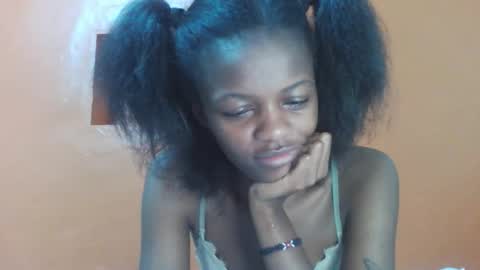 Snapshot of lovely_yvonne chatting on 10-22-25, 11:15 Lovely yvonne online show from 10-22-25, 11:15