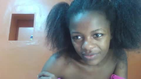 Snapshot of lovely_yvonne chatting on 10-29-25, 01:57 Lovely yvonne online show from 10-29-25, 01:57