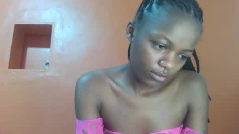 Snapshot of lovely_yvonne chatting on 11-08-25, 09:31 Lovely yvonne online show from 11-08-25, 09:31