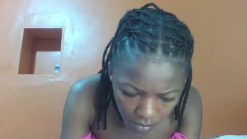 Snapshot of lovely_yvonne chatting on 11-11-25, 03:12 Lovely yvonne online show from 11-11-25, 03:12