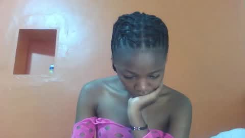 Snapshot of lovely_yvonne chatting on 11-12-25, 11:32 Lovely yvonne online show from 11-12-25, 11:32