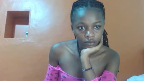 Snapshot of lovely_yvonne chatting on 11-15-25, 06:15 Lovely yvonne online show from 11-15-25, 06:15