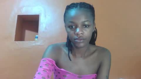Snapshot of lovely_yvonne chatting on 11-16-25, 04:12 Lovely yvonne online show from 11-16-25, 04:12
