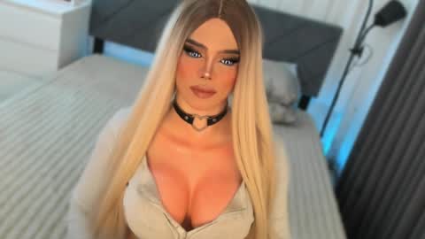 Snapshot of lovelycarel_777 chatting on 04-13-26, 03:23 LOVELY CAREL 777 online show from 04-13-26, 03:23