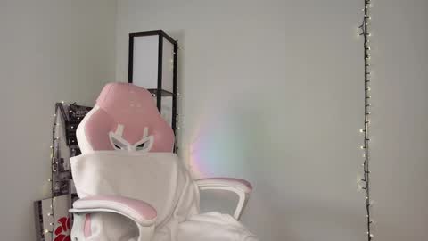lovelycaroll online show from 02-06-25, 09:22
