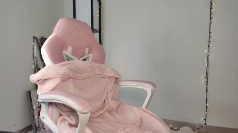 lovelycaroll online show from 02-15-25, 11:28