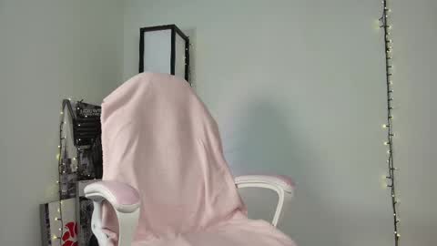 lovelycaroll online show from 02-28-25, 09:25