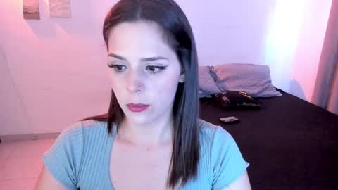 Snapshot of lovelydollyxx_ chatting on 01-28-25, 08:15 lovely online show from 01-28-25, 08:15