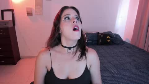 Snapshot of lovelydollyxx_ chatting on 02-26-25, 08:22 lovely online show from 02-26-25, 08:22