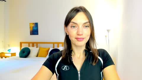 Mia online show from 12-02-24, 07:03