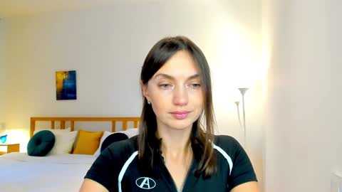 Mia online show from 12-02-24, 10:07