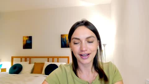 Mia online show from 12-07-24, 06:15