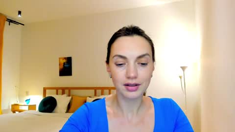 Mia online show from 12-08-24, 05:01