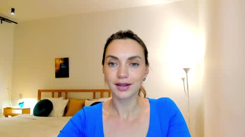 Mia online show from 12-08-24, 08:04