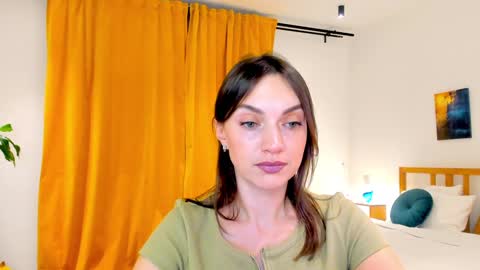 Mia online show from 12-13-24, 01:01