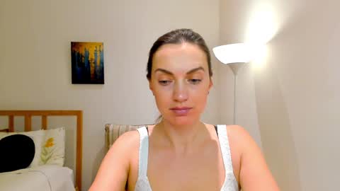 Mia online show from 12-21-24, 01:32