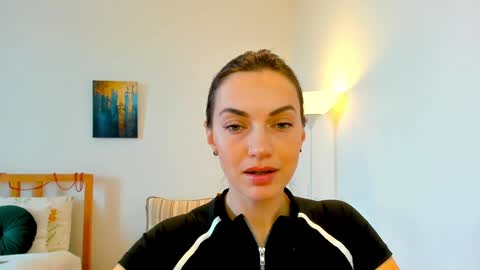 Mia online show from 12-28-24, 08:05