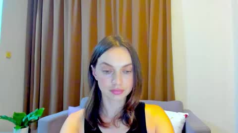 Mia online show from 09-17-25, 11:56