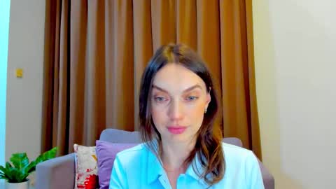 Mia online show from 10-05-25, 12:03