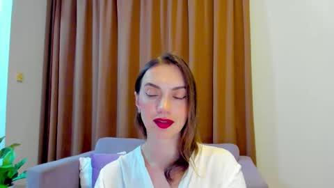 Mia online show from 10-20-25, 10:38