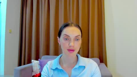 Mia online show from 10-21-25, 10:38